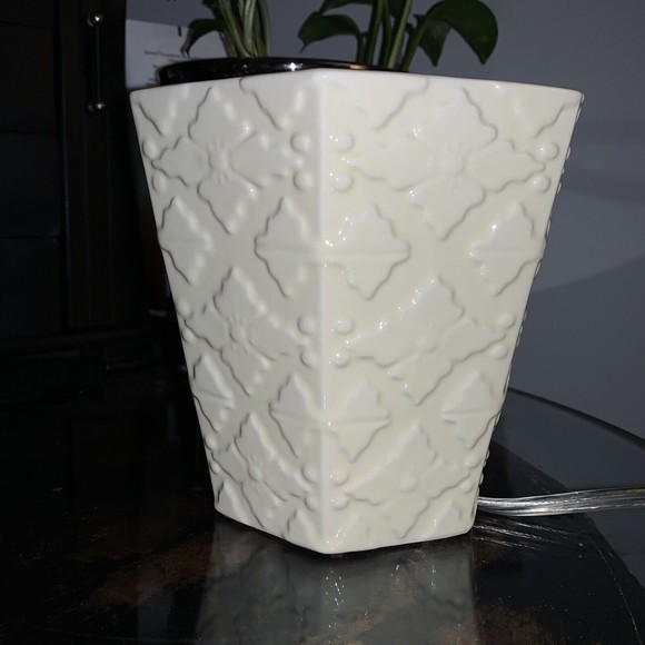 Yankee Candle Electric Wax Tart Melt Warmer Ceramic Full SZ Beige Floral SPW-15 - Picture 1 of 8